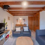 Pippa With Parking & Garden By Interhome 펜션 *